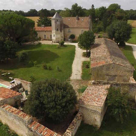 Gite Du Chateau De Pernan Avy Eksteriør billede